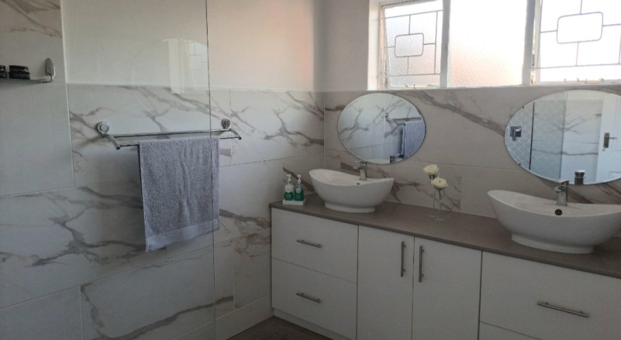 4 Bedroom Property for Sale in Vanes Estate Eastern Cape